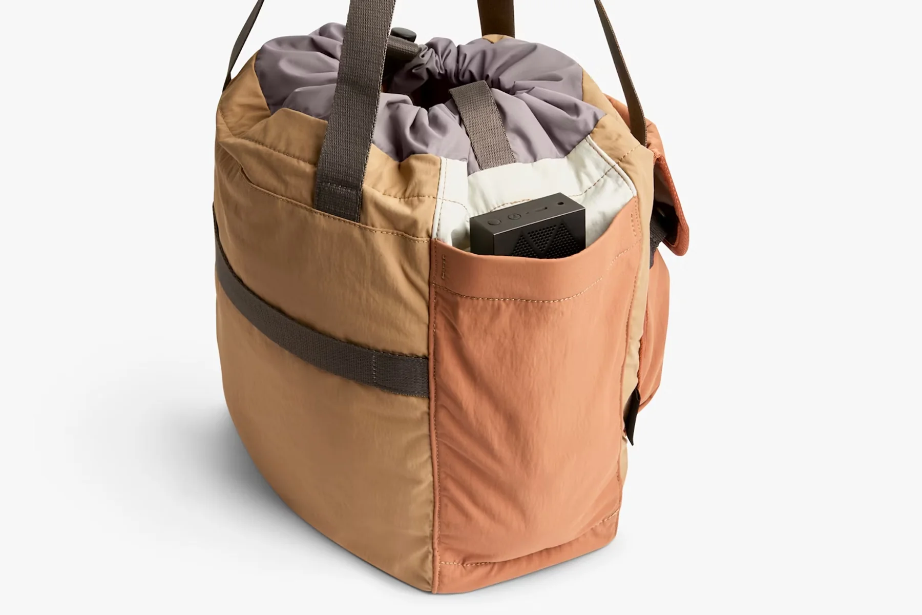 Bellroy Cinch Tote Sand Dune - Image 4