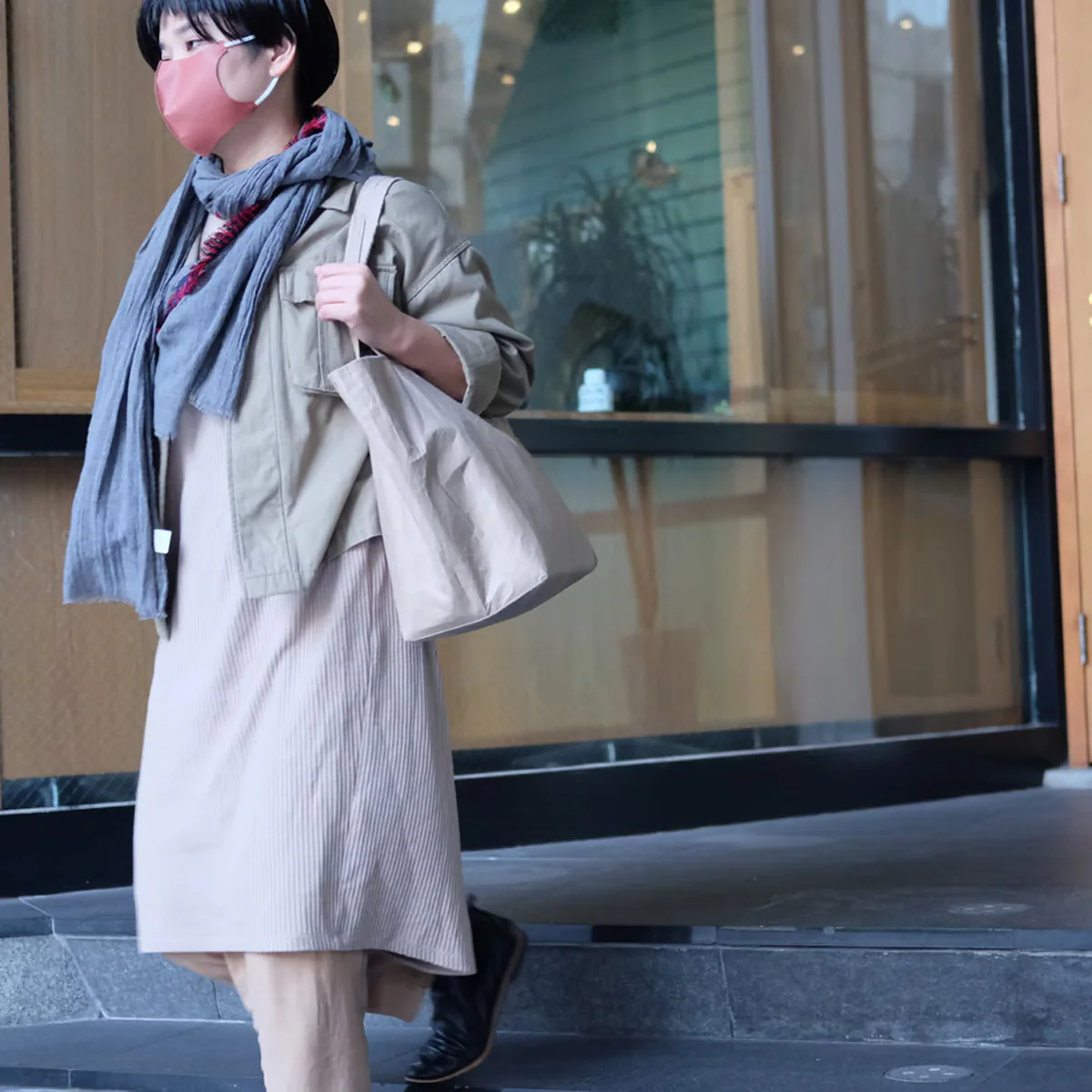 SIWA Paper Goods Tote Bag M Brown - Image 6