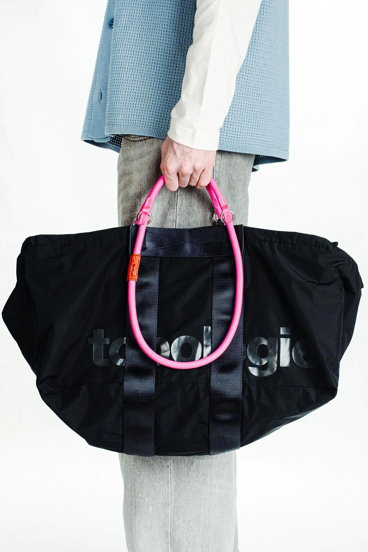 Topologie Summit Duffle Medium Black Tech Sateen - Image 3