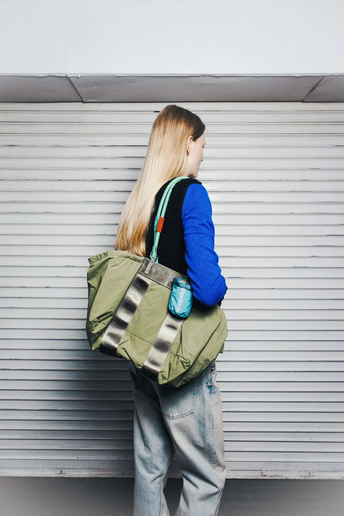 Topologie Summit Duffle Medium Black Tech Sateen - Image 10