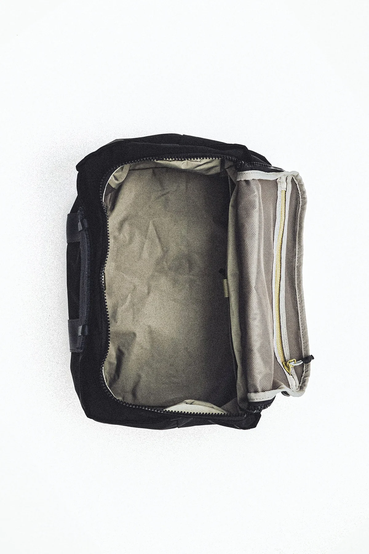 Topologie Summit Duffle Small Black Tech Sateen - Image 7