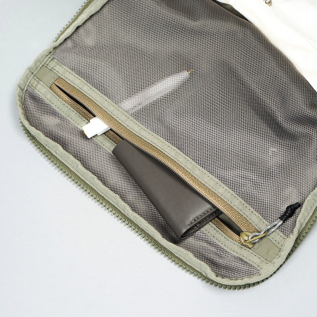 Topologie Summit Duffle Small Black Tech Sateen - Image 10